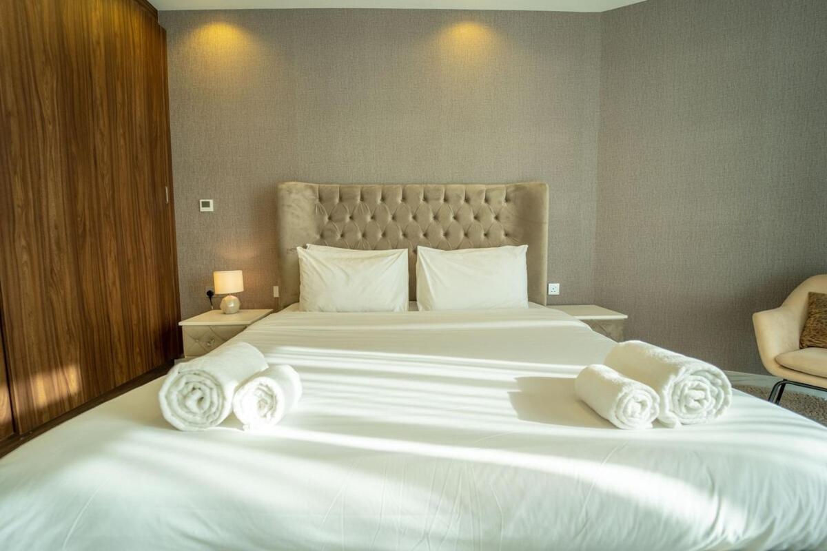 Aws Holiday Homes - Luxurious 2Br In Business Bay دبي المظهر الخارجي الصورة