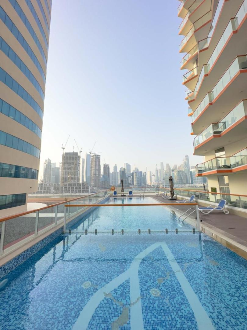 Aws Holiday Homes - Luxurious 2Br In Business Bay دبي المظهر الخارجي الصورة