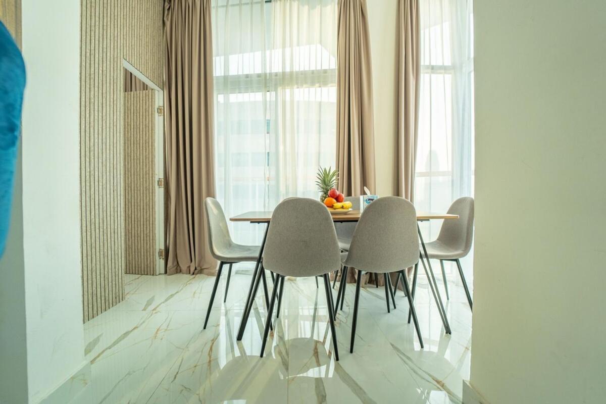 Aws Holiday Homes - Luxurious 2Br In Business Bay دبي المظهر الخارجي الصورة