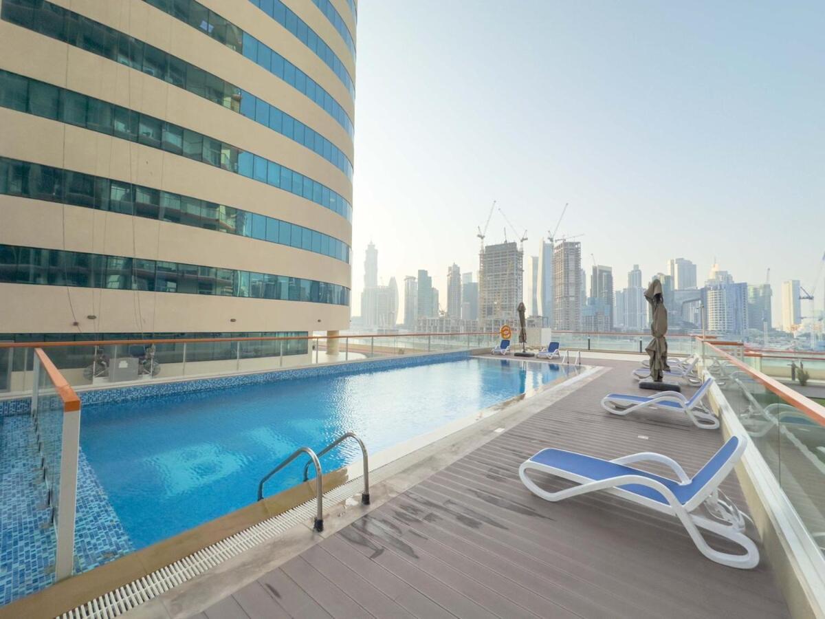 Aws Holiday Homes - Luxurious 2Br In Business Bay دبي المظهر الخارجي الصورة